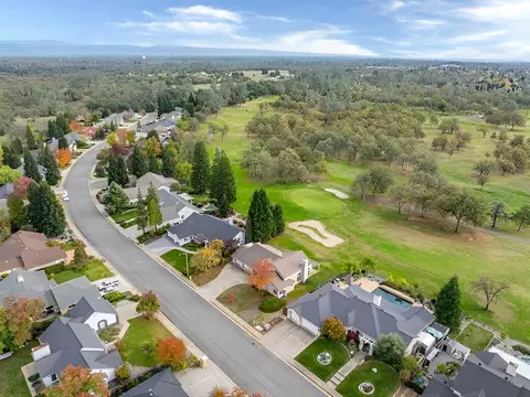 View/Area - 2132 Hope Ln, Redding, CA 96003 photo 4 of 9