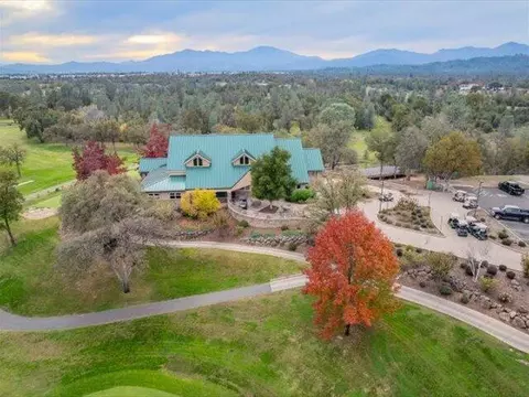 View/Area - 2132 Hope Ln, Redding, CA 96003 photo 8 of 9