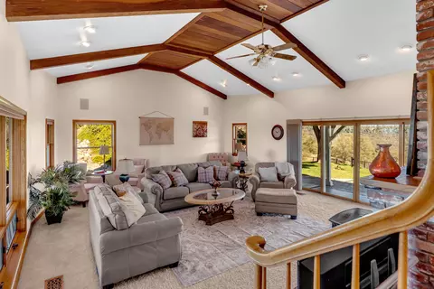 Living - 22672 Knollwood Dr, Palo Cedro, CA 96073 photo 3 of 12