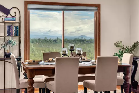 Dining - 22672 Knollwood Dr, Palo Cedro, CA 96073 photo 4 of 6