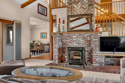 Living - 22672 Knollwood Dr, Palo Cedro, CA 96073 photo 8 of 12