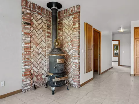 Entry Way - 22672 Knollwood Dr, Palo Cedro, CA 96073 photo 4 of 8