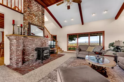 Living - 22672 Knollwood Dr, Palo Cedro, CA 96073 photo 7 of 12