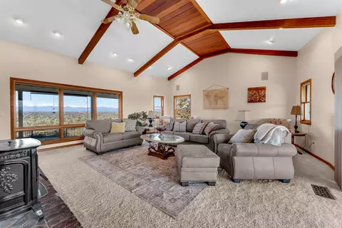 Living - 22672 Knollwood Dr, Palo Cedro, CA 96073 photo 4 of 12