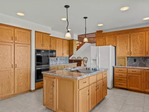 Kitchen - 22672 Knollwood Dr, Palo Cedro, CA 96073 photo 4 of 5