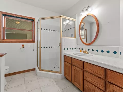 Bath - 22672 Knollwood Dr, Palo Cedro, CA 96073 photo 5 of 6