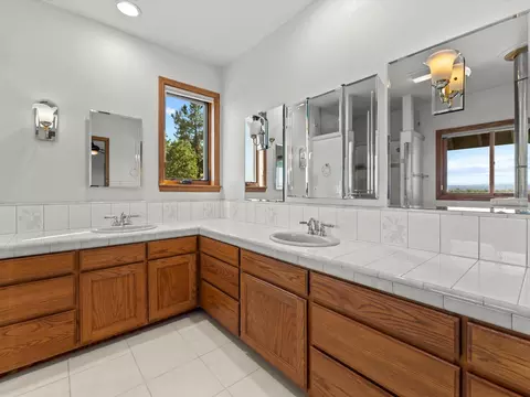Bath - 22672 Knollwood Dr, Palo Cedro, CA 96073 photo 1 of 6
