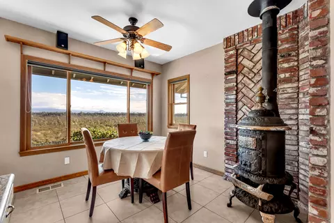 Dining - 22672 Knollwood Dr, Palo Cedro, CA 96073 photo 5 of 6