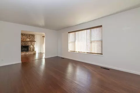 Living - 116 Oak View Ct, Yreka, CA 96097 photo 1 of 4