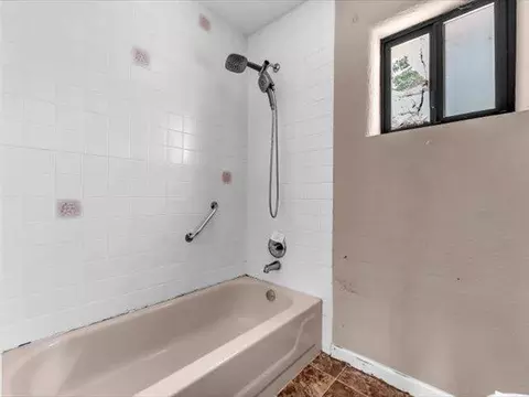 Bath - 362 Revilo Dr, Redding, CA 96001 photo 2 of 2