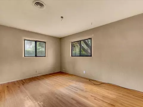 Bedroom - 362 Revilo Dr, Redding, CA 96001 photo 4 of 5