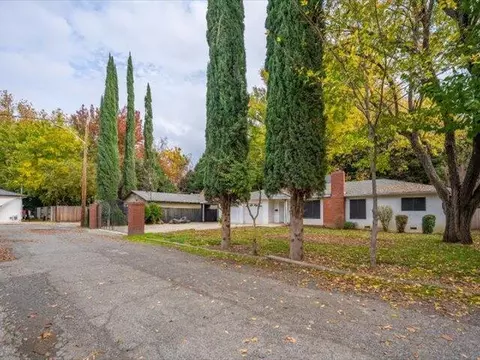 Exterior - 362 Revilo Dr, Redding, CA 96001 photo 15 of 17