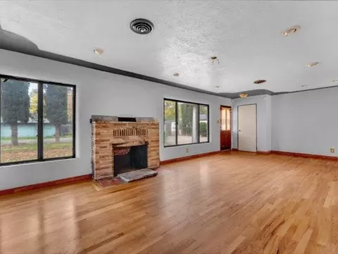 Living - 362 Revilo Dr, Redding, CA 96001 photo 5 of 5