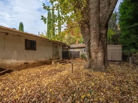 Exterior - 362 Revilo Dr, Redding, CA 96001 photo 8 of 17