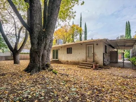 Exterior - 362 Revilo Dr, Redding, CA 96001 photo 5 of 17
