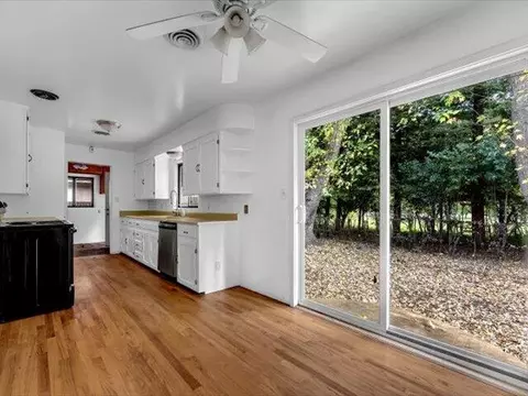 Kitchen - 362 Revilo Dr, Redding, CA 96001 photo 1 of 4