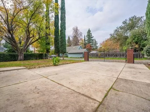 Exterior - 362 Revilo Dr, Redding, CA 96001 photo 12 of 17