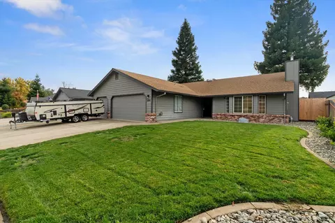 Exterior - 6645 Waterford Dr, Redding, CA 96001 photo 3 of 12