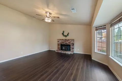 Living - 6645 Waterford Dr, Redding, CA 96001 photo 4 of 11