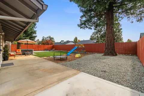 Exterior - 6645 Waterford Dr, Redding, CA 96001 photo 8 of 12