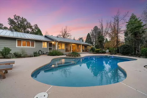 Exterior - 20766 Cattle Dr, Redding, CA 96003 photo 24 of 37