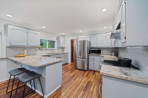 Kitchen - 20766 Cattle Dr, Redding, CA 96003 photo 5 of 5