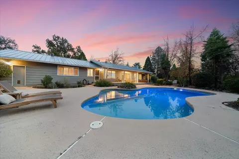 Exterior - 20766 Cattle Dr, Redding, CA 96003 photo 14 of 37