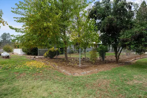 Exterior - 20766 Cattle Dr, Redding, CA 96003 photo 9 of 37
