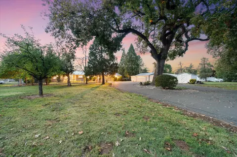Exterior - 20766 Cattle Dr, Redding, CA 96003 photo 29 of 37