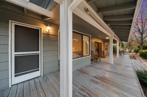 Exterior - 20766 Cattle Dr, Redding, CA 96003 photo 15 of 37