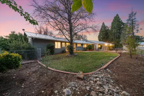 Exterior - 20766 Cattle Dr, Redding, CA 96003 photo 31 of 37