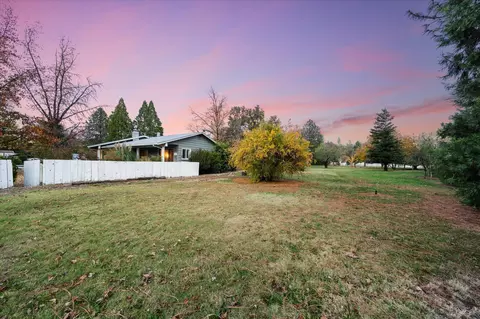 Exterior - 20766 Cattle Dr, Redding, CA 96003 photo 33 of 37