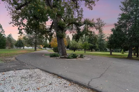 Exterior - 20766 Cattle Dr, Redding, CA 96003 photo 3 of 37