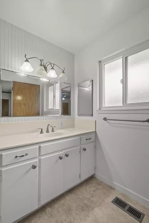 820 Middle St, Redding, CA 96003 photo 17