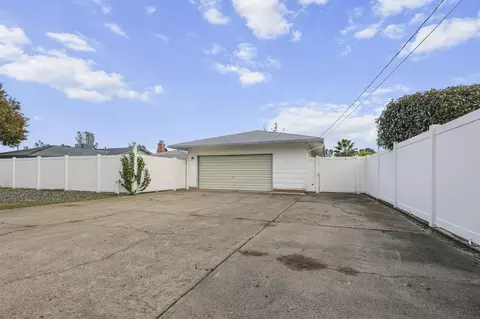 820 Middle St, Redding, CA 96003 photo 28
