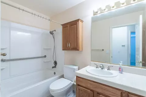 Bath - 2238 Sophy Pl, Redding, CA 96003 photo 1 of 3