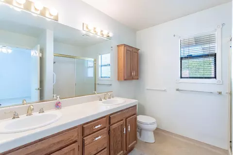 Bath - 2238 Sophy Pl, Redding, CA 96003 photo 2 of 3