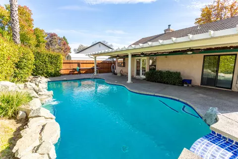 Exterior - 2238 Sophy Pl, Redding, CA 96003 photo 8 of 8