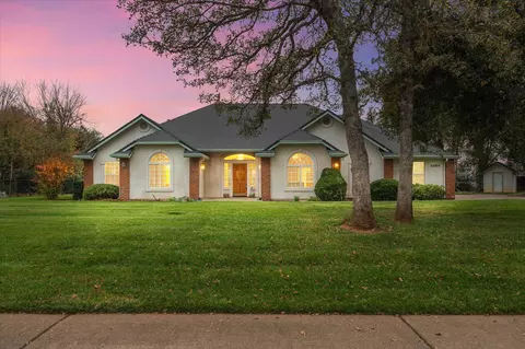 6684 Riata Dr, Redding, CA 96002