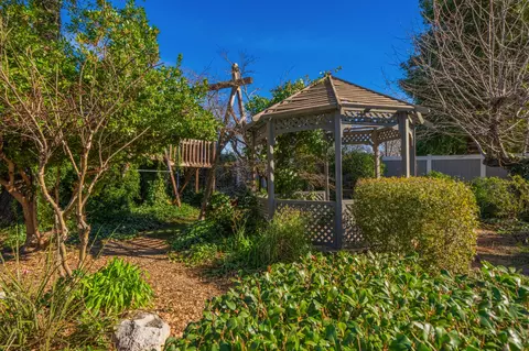 4610 Saratoga Dr, Redding, CA 96002 photo 39