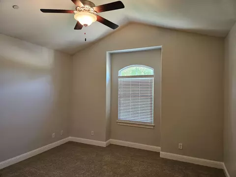 Bedroom - 3491 Lemurian Rd, Redding, CA 96002 photo 2 of 3