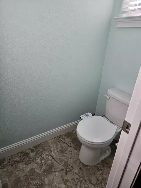 Bath - 3491 Lemurian Rd, Redding, CA 96002 photo 5 of 5