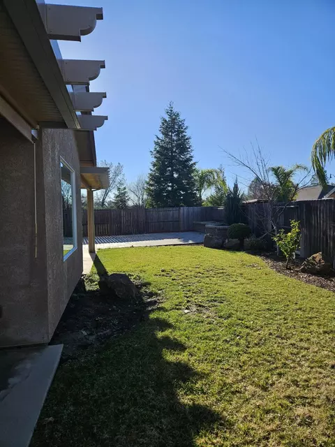 Exterior - 3491 Lemurian Rd, Redding, CA 96002 photo 3 of 5