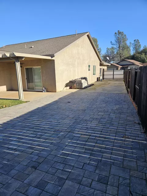Exterior - 3491 Lemurian Rd, Redding, CA 96002 photo 4 of 5