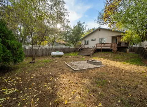Exterior - 3035 West St, Redding, CA 96001 photo 3 of 9