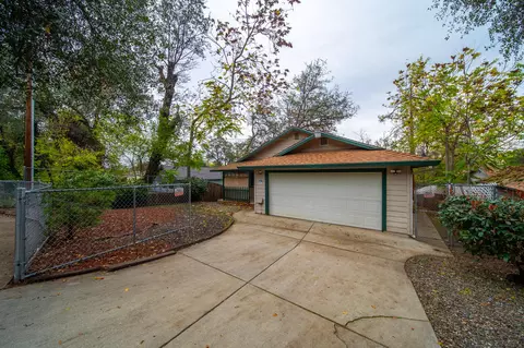 Exterior - 3035 West St, Redding, CA 96001 photo 7 of 9