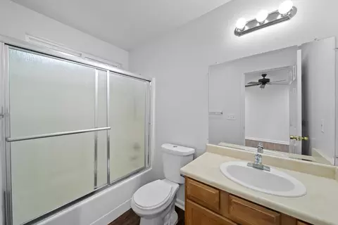 Bath - 3035 West St, Redding, CA 96001 photo 1 of 2