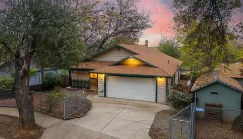 Exterior - 3035 West St, Redding, CA 96001 photo 2 of 9