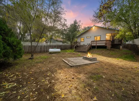 Exterior - 3035 West St, Redding, CA 96001 photo 8 of 9