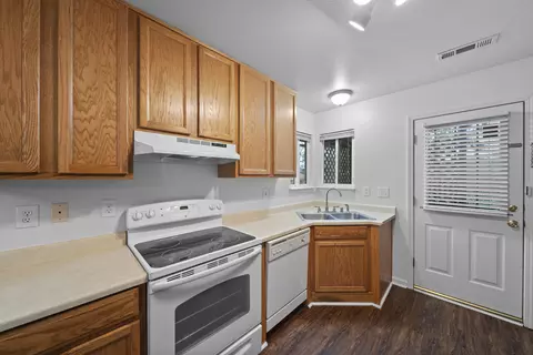 Kitchen - 3035 West St, Redding, CA 96001 photo 2 of 3
